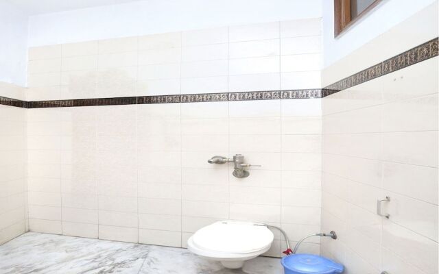 OYO 16130 The Corner House