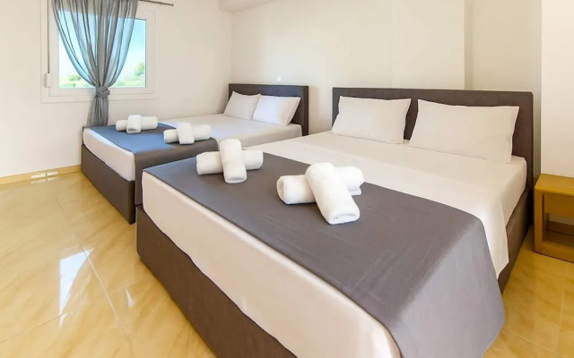 Aigli Garden Getaway, Steps From Vrasna Beach