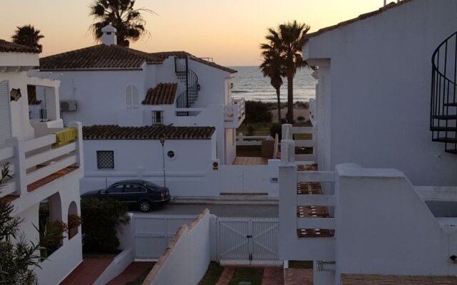 House With 4 Bedrooms in Chiclana de la Frontera, With Wonderful sea V