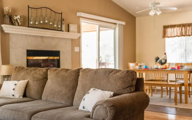 Cozy Family House + Full Game Room