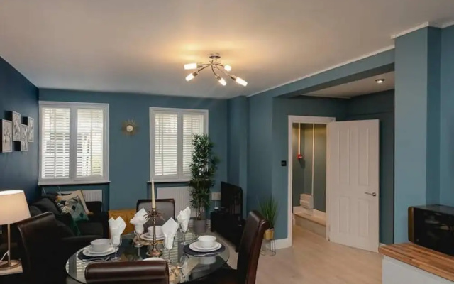 Short Walk to I360 and Beach 5 Condo With Patio — фото 5