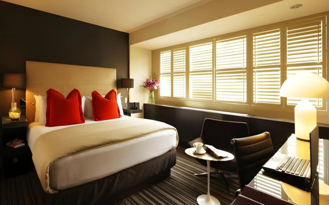 Arya Sheraton