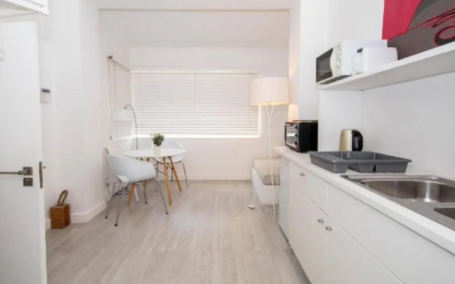 Stylish 1 bedroomed apartment in Sea Point - Caprice