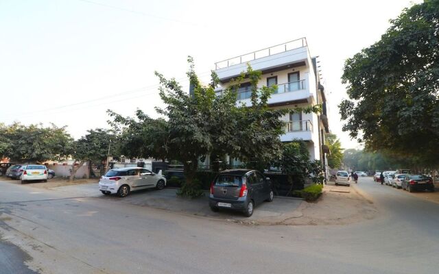 OYO 26915 Hotel North East Residency