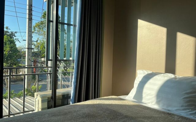 V Tharm Hotel