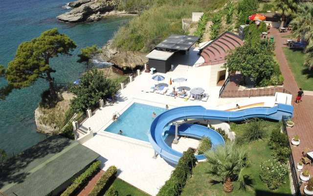 Aska Bayview Resort 