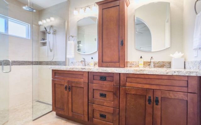 Chandler Earhart 4 Bedroom Home by RedAwning