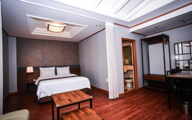 Noblesse Tourist Hotel