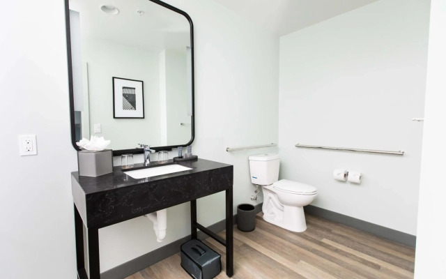 voco The Darwin Atlanta Midtown by IHG