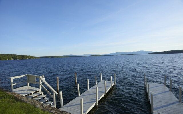 Belknap Point Inn