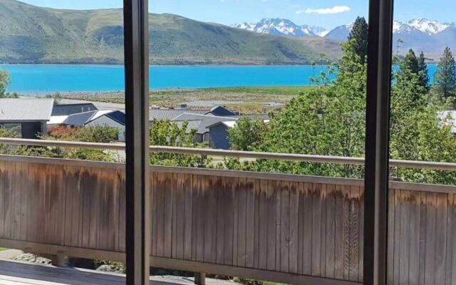 Glacier Rock Gallery Lake View