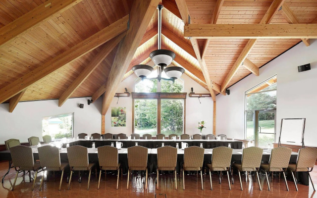Auberge du Lac-à-l'Eau-Claire
