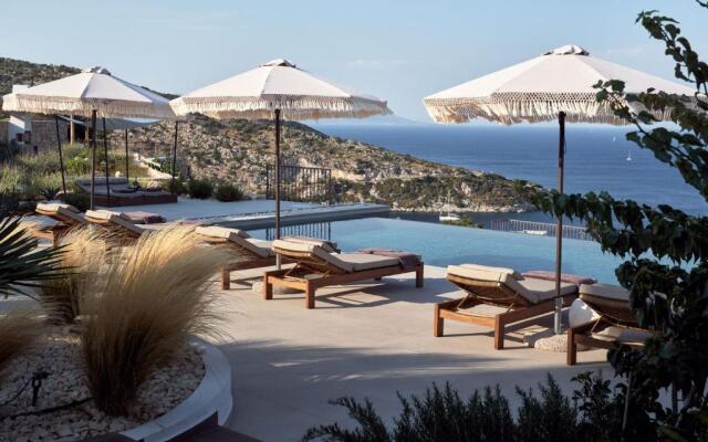 Rebek Luxury Villas & Suites