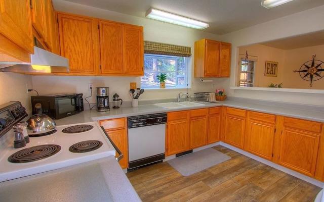 Nvh0823 - Sadies Hustle 3 Bedroom Home