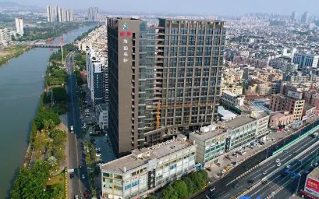 WB Holiday Inn (Foshan Daliang Qinghuiyuan Store)