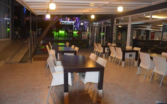 Rose Garden Apart Hotel
