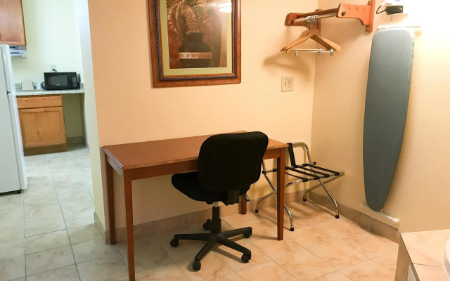 Rodeway Inn & Suites