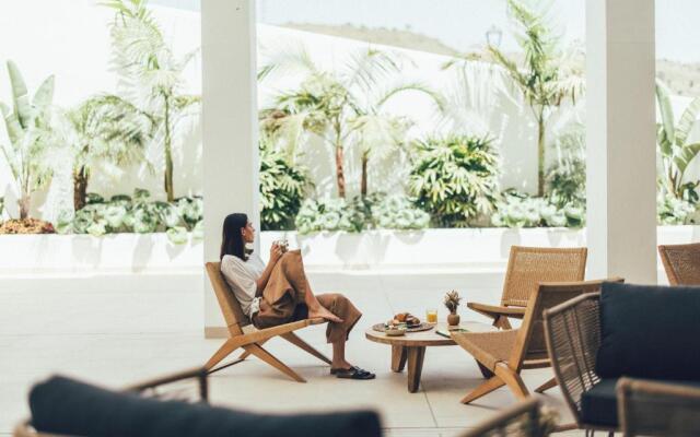 Cala Lanuza Suites