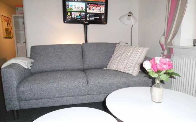 Give City Apartment