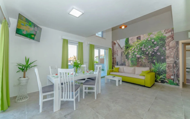 Villa "Luscinia"