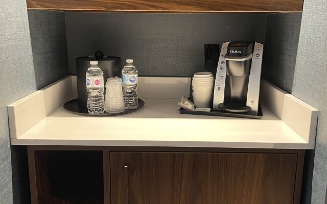 Four Points by Sheraton Point Edward Sarnia