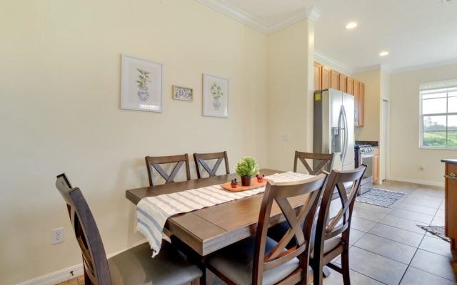 Kissimmee Rental w/ Balcony & Shared Pool