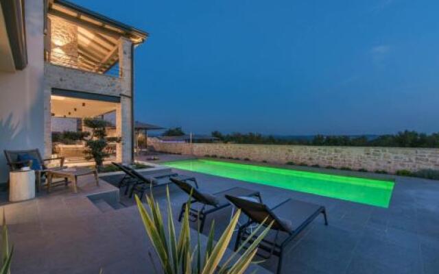 Exclusive Living Villas