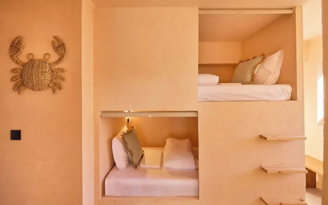 Wander Surf House