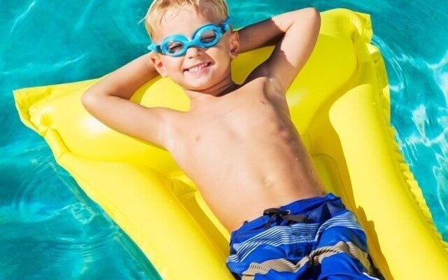 2497 Bungalo 3 Bedroom Home by RedAwning