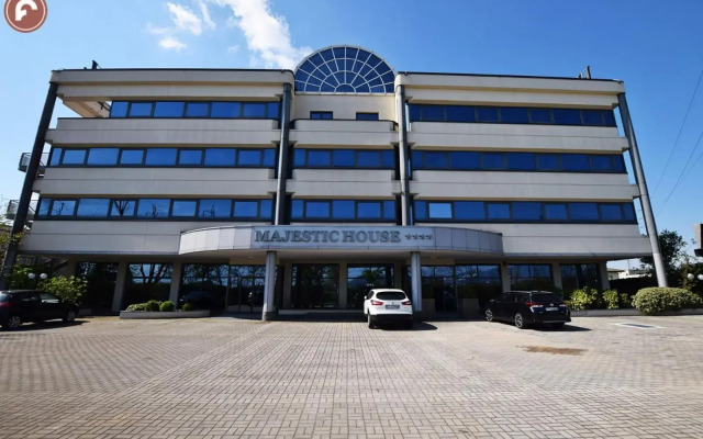 MajesticHouse Conference & Restaurant