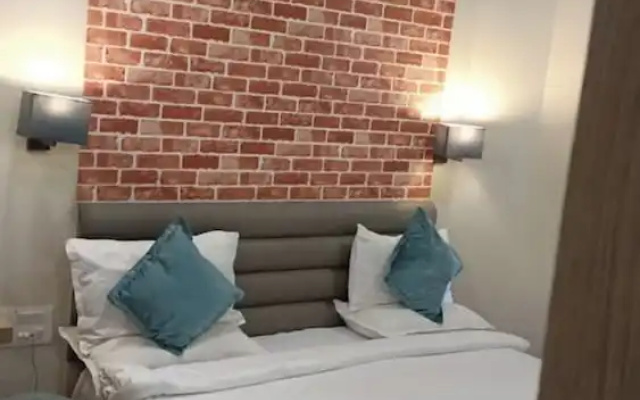 HOTEL EVERLAND Rajkot