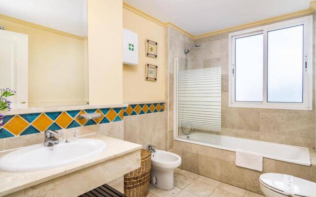 Stunning Apartment on the beach 358