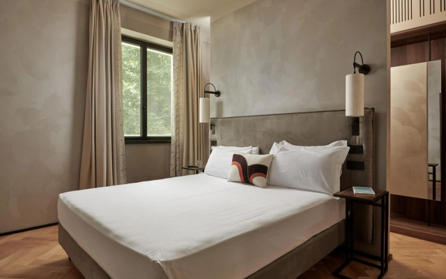 Maximilian Suites