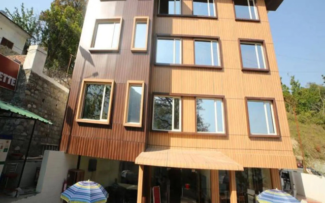 Royal Rosette Lake View Boutique Hotel