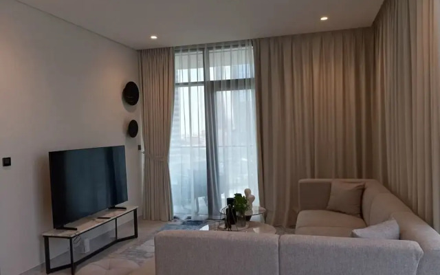 Luxury 1BR in Peninsula Five by Bespoke