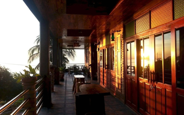 Sea Rock Resort