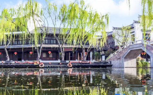 Oriental Water View Garden Hotel