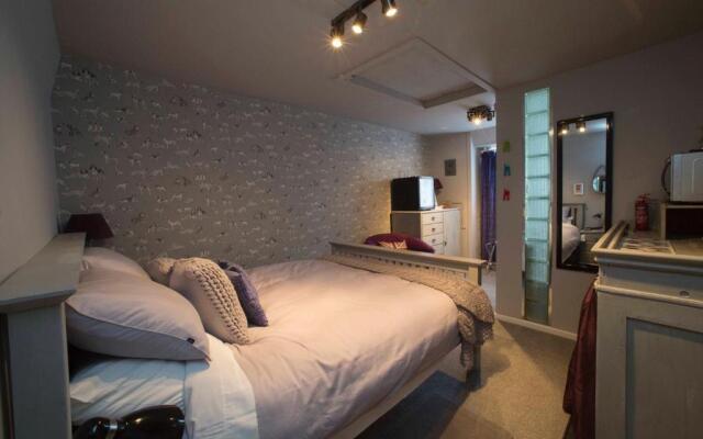 Langside Bed And Breakfast