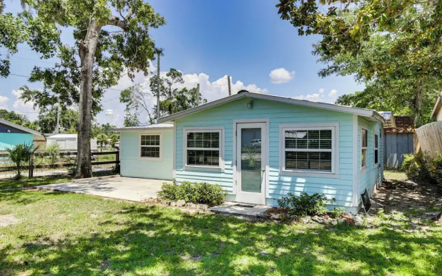 Walk to Pier & River: Dtwn Steinhatchee Escape!