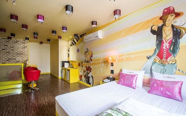 Hotel 369