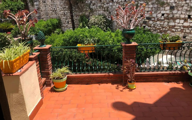 Casa Rando Mary's House