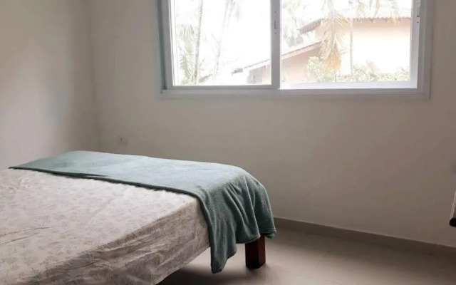 Casa com varanda, ar condicionado pet friendly