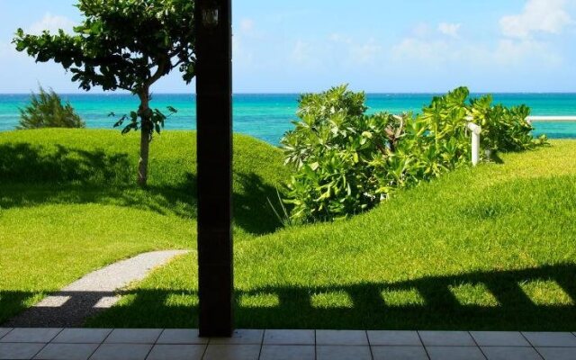 Keiki BeachHouse & Cafe