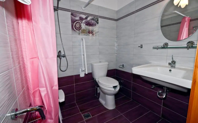 Oasis Deluxe Apartments