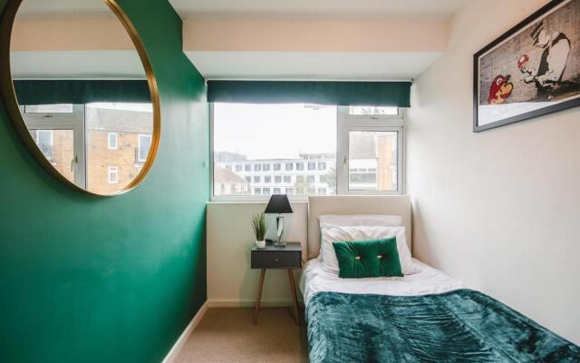 THE QUINTON - LONG STAY OFFER - FREE Parking