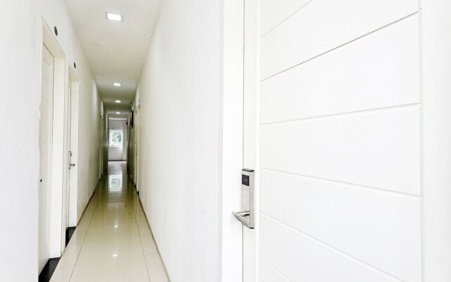 Residence100 by ZEN Rooms