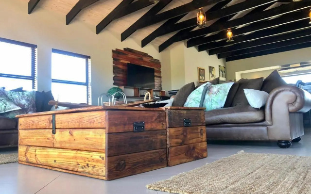 Steenbokkie Holiday Home