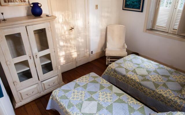 Guest House Casa Amarela