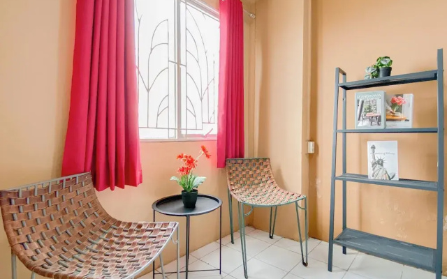 Big And Spacious Studio Apartment At Sky View