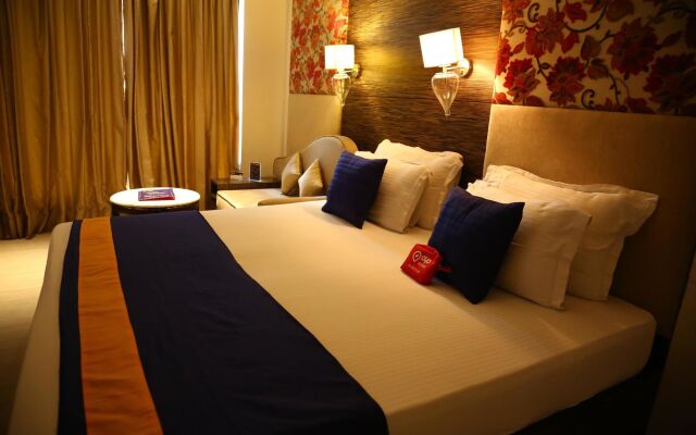 OYO 857 The First Hotel